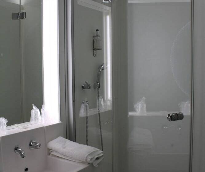 Номер Стандарт, First Inn Hotel Paris Sud Les Ulis