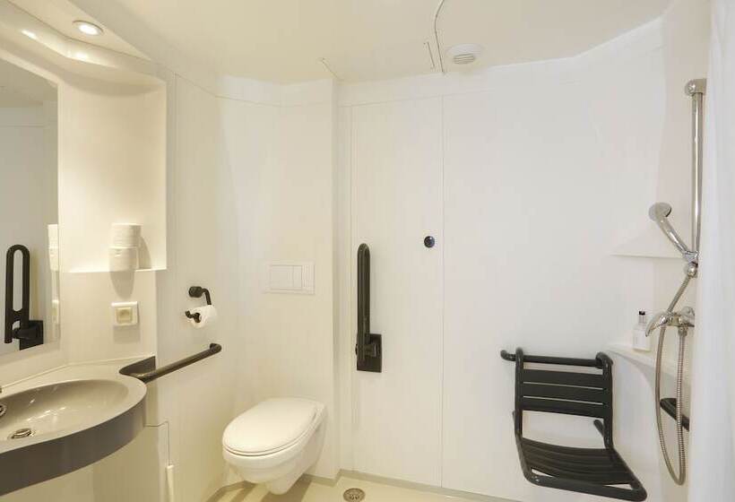 Номер Стандарт Трехместный, First Inn Hotel Paris Sud Les Ulis