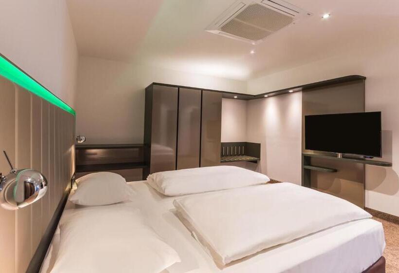 Люкс с Балконом, Park Inn By Radisson Neumarkt