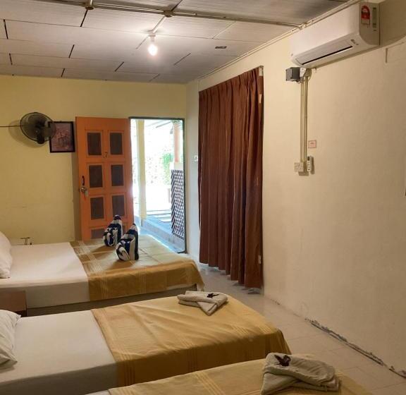 اتاق استاندارد چهار تخته, The Cottage Langkawi