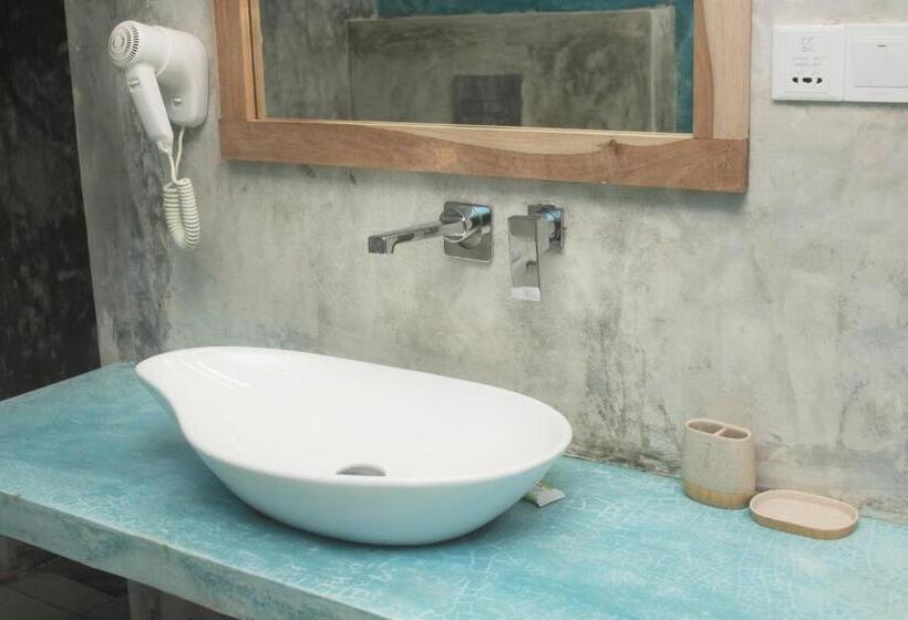 اتاق استاندارد با بالکن, Nava B&b