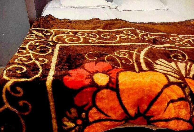 トリプルクラシックルーム, O Dev Hotel Mansarovar