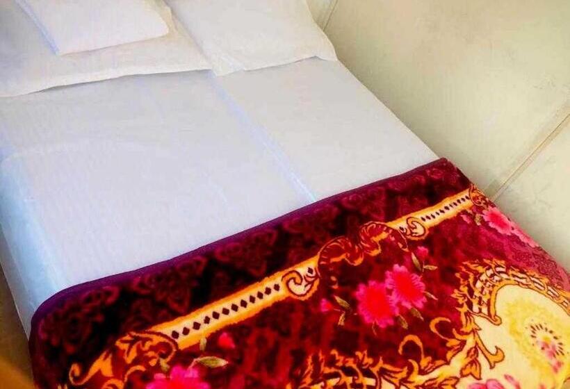 トリプルクラシックルーム, O Dev Hotel Mansarovar