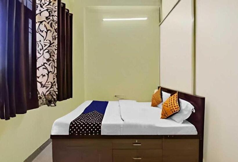 デラックストリプルルーム, O Dev Hotel Mansarovar