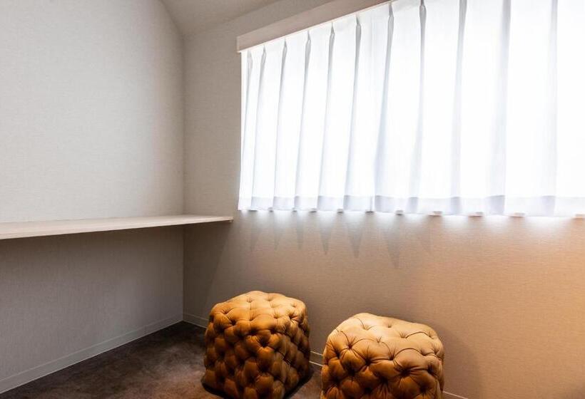 ルームシェアのワンベッド, Akasaka The Hostel