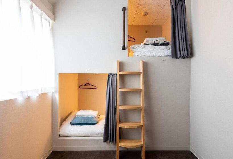 ルームシェアのワンベッド, Akasaka The Hostel