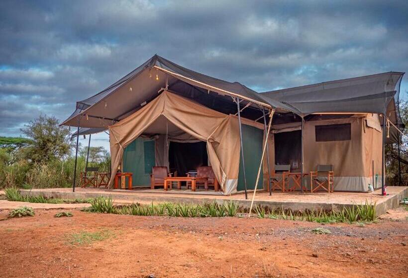 اتاق خانوادگی با چشم‌انداز کوه, Tulia Amboseli Safari Camp