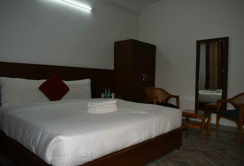 Номер Deluxe, Classic Inn By Meera Hotels , Rishikesh