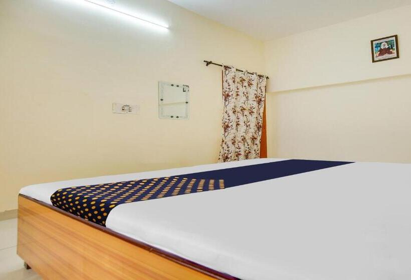 Трехместный Номер Классика, Spot On Dream Motel
