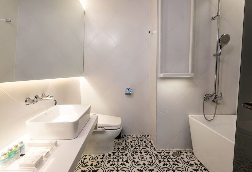 Номер Deluxe, The Designers Lyj Gangnam Premier