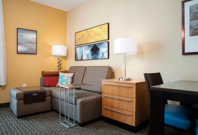 Люкс, Towneplace Suites Orlando At Flamingo Crossings® Town Center/western Entrance