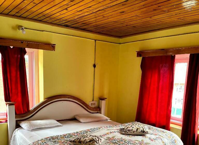 اتاق استاندارد, Friends Guest House