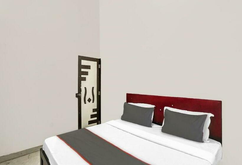 Трехместный Номер Классика, Collection O Hotel Golden Moon