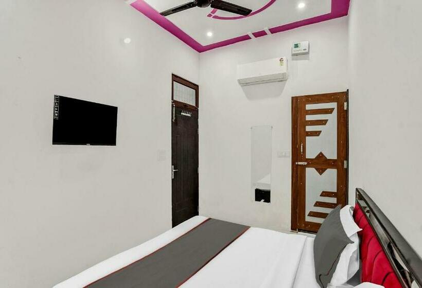 Трехместный Номер Классика, Collection O Hotel Golden Moon