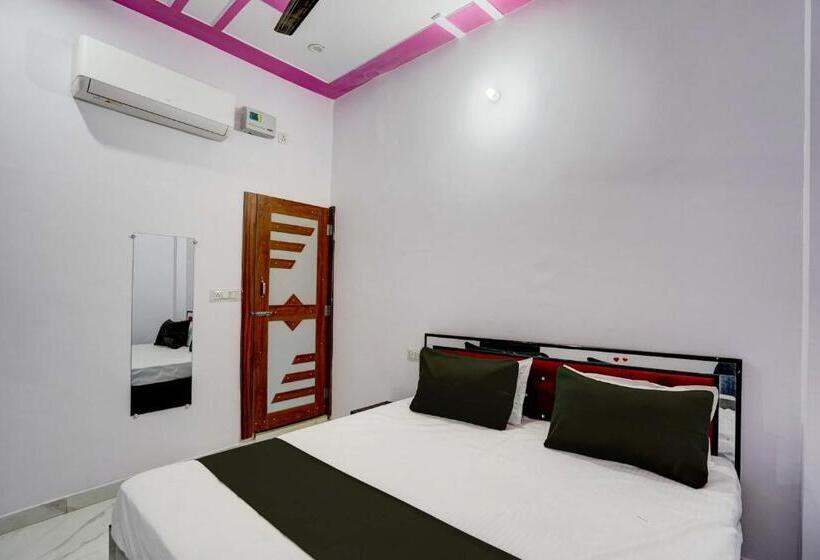 Трехместный Номер Классика, Collection O Hotel Golden Moon