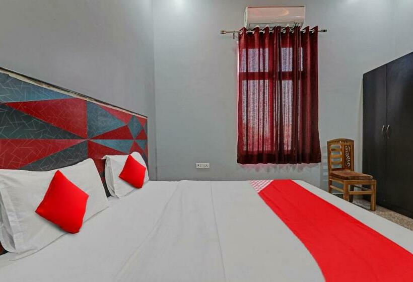 اتاق کلاسیک سه تخته, Flagship M V Rooms