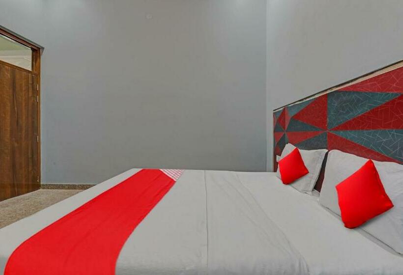 اتاق کلاسیک سه تخته, Flagship M V Rooms