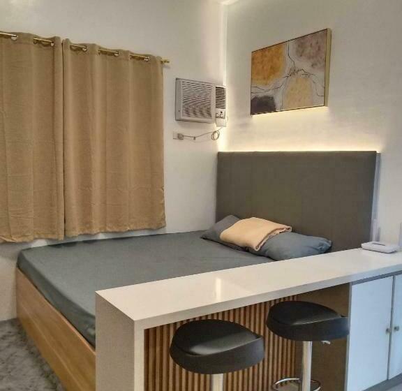 Студия Стандарт, Modena Town Square Walkup Condominium