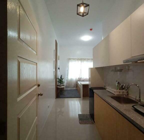 Студия Стандарт, Modena Town Square Walkup Condominium