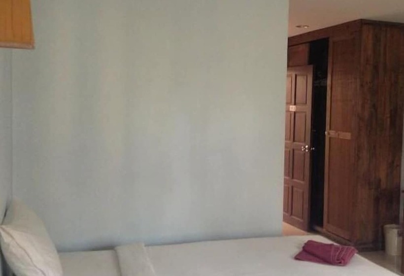 Quarto Estandar, Baan Busaba