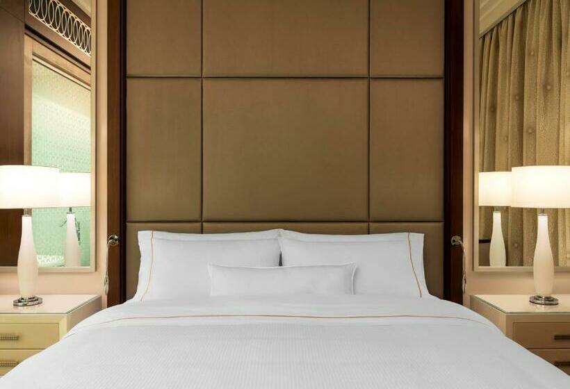 اتاق استاندارد با تخت بزرگ, Hilton Dubai Al Habtoor City