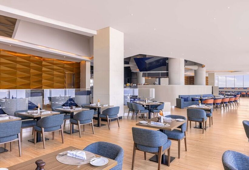 سوییت خانوادگی, Hilton Dubai Al Habtoor City