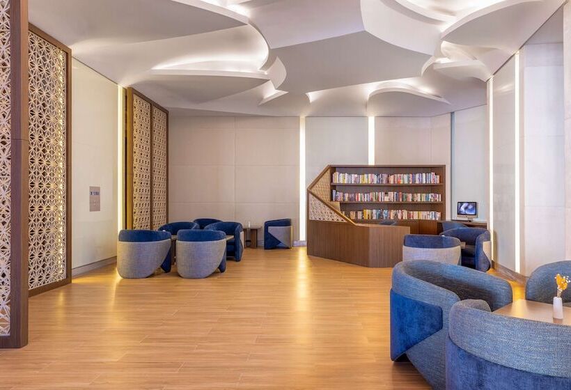 سوییت اجرایی, Hilton Dubai Al Habtoor City
