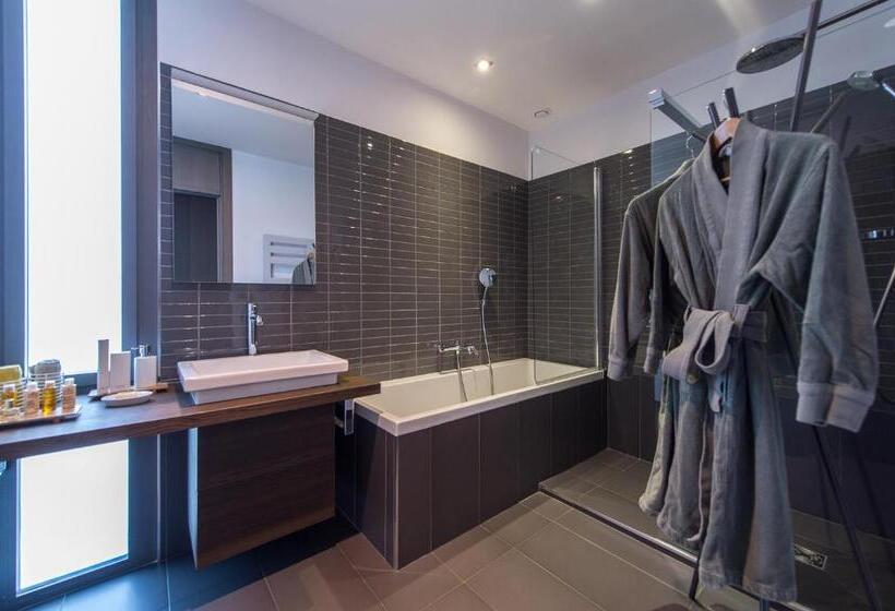 Quarto Classe Business, Domaine Rampale