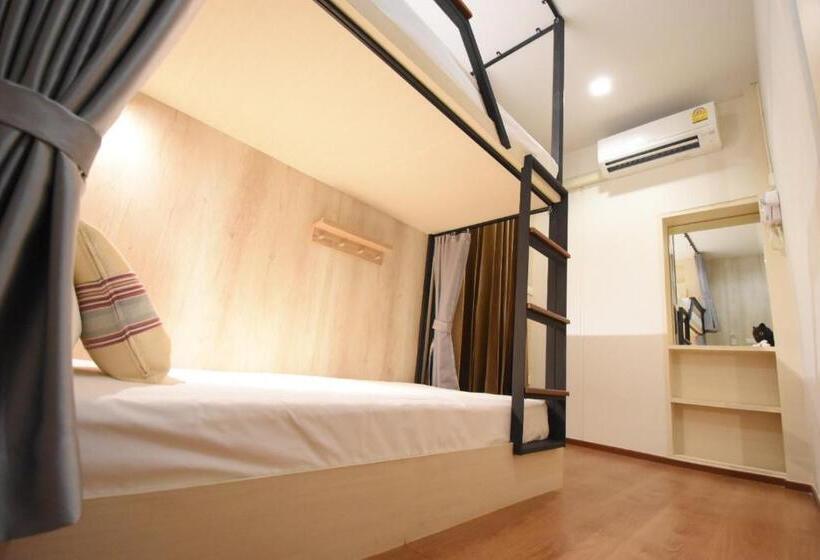 Cama em Quarto Compartilhado com Banheiro Compartilhado, Silom Forest Exclusive Residence