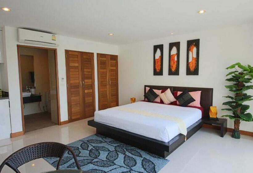 プールビュースタンダードステューディオ, Tropical Sea View Residence