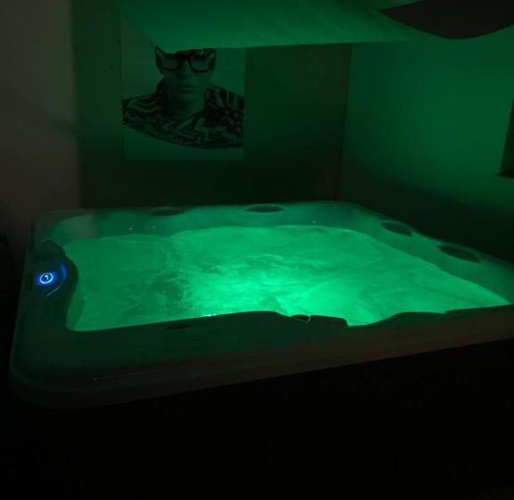 Номер Стандарт Кровать Кинг Адаптированный для Инвалидов, Luvias Spa