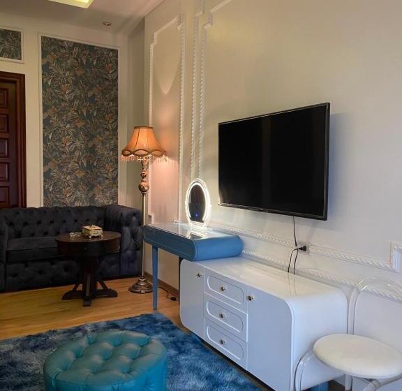 اتاق سوپریور چهار تخته, Luxury Hotel T&l