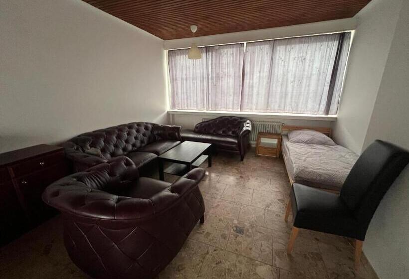 Номер Стандарт Четырехместный Совместный Санузел, Messe Zimmer Hannover Pattensen