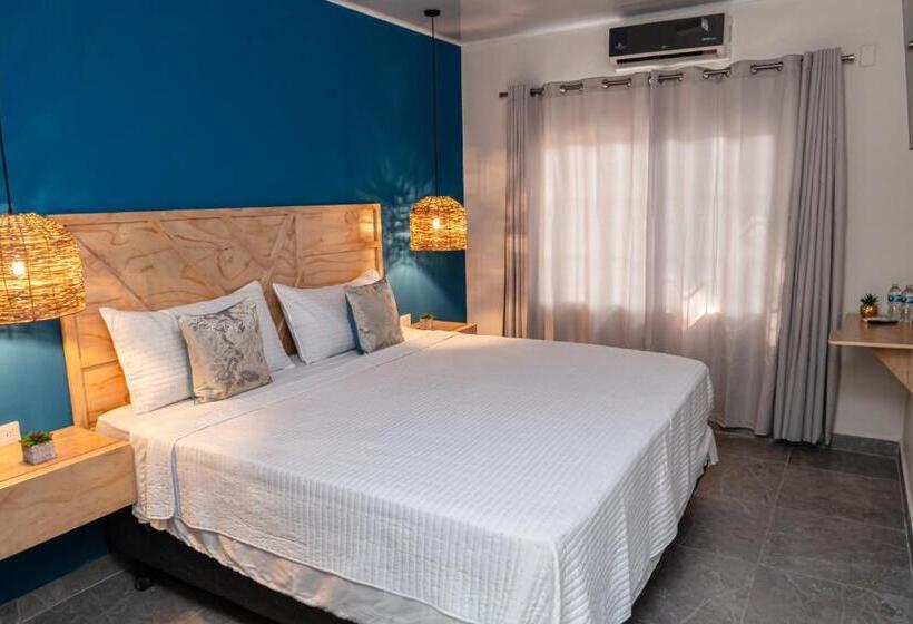 اتاق سوپریور با تخت بزرگ, We Hotel, La Lima