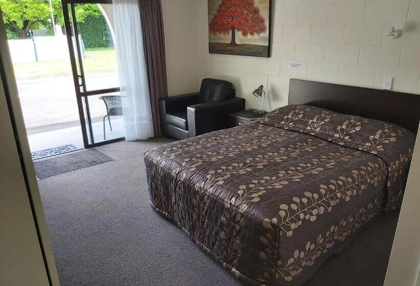 スーペリアスタジオ, Matador Motel
