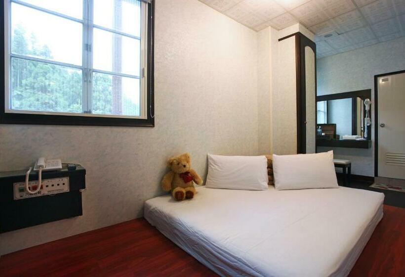 اتاق استاندارد, Deep Forest Inn