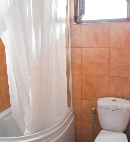 اتاق استاندارد با بالکن, Almaville Mamaia