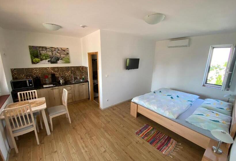 침실 1개 테라스 아파트, Apartmány Přítluky