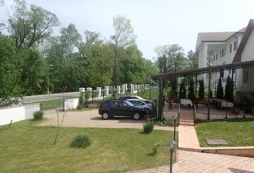 اتاق استاندارد سه نفره, Vila Zuela