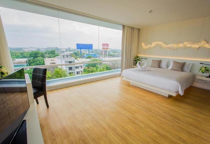 سوییت, Crystal Hotel Hat Yai