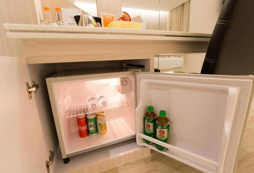 اتاق استاندارد, Crystal Hotel Hat Yai