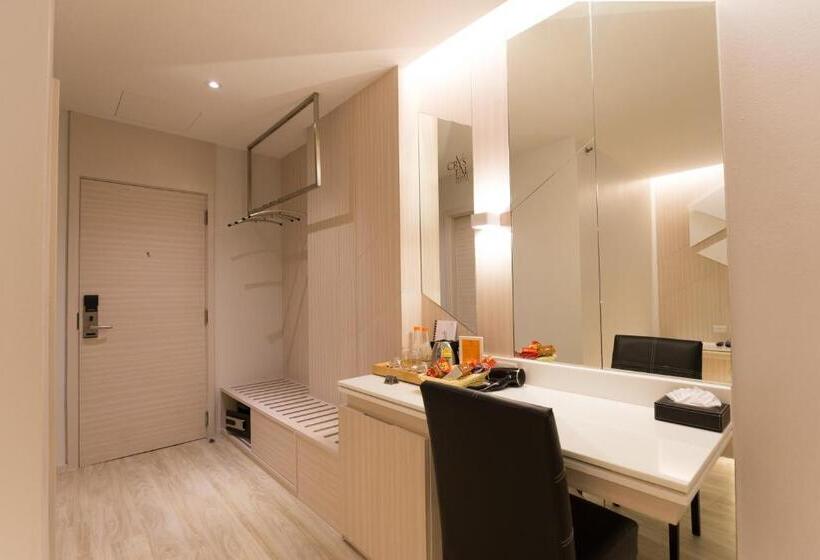 اتاق استاندارد, Crystal Hotel Hat Yai