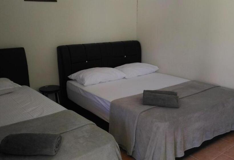 Deluxe Room, Tok Man Inn