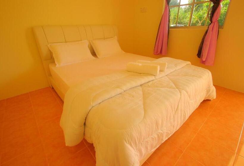 Standard Room, Tok Man Inn