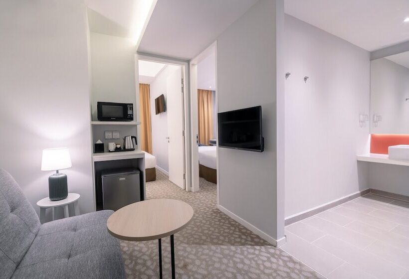 Люкс 2 Спальни, Holiday Inn Express & Suites Johor Bahru By Ihg