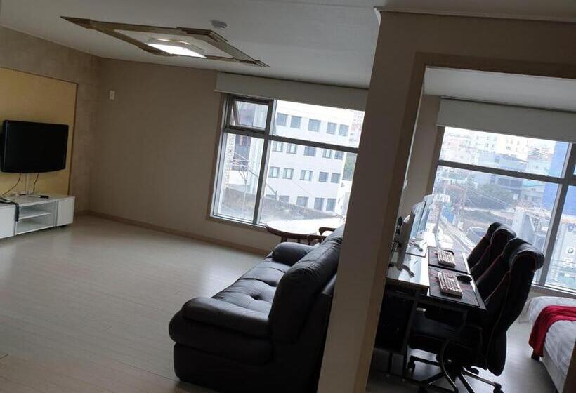 Family Suite, R&t