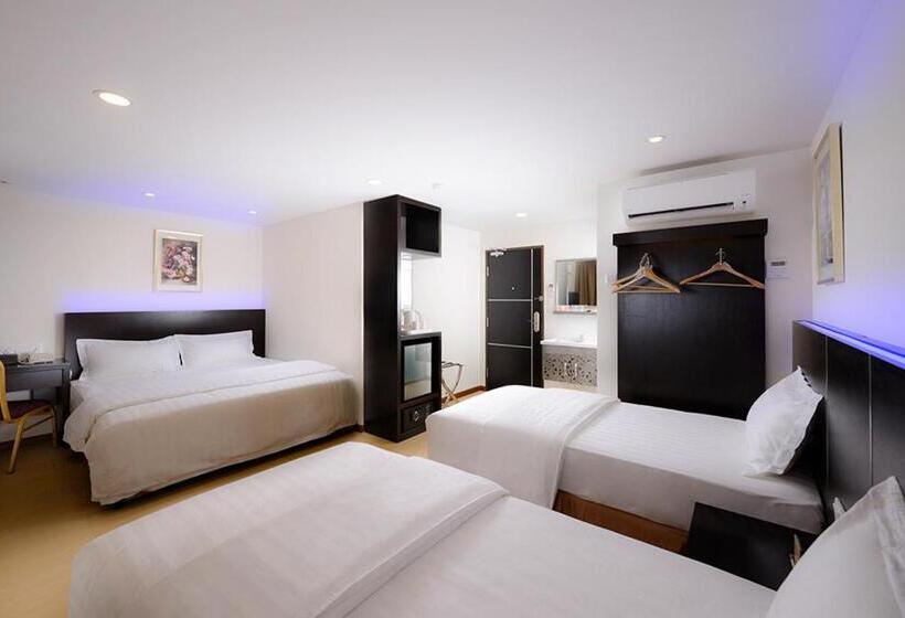 اتاق سوپریور خانوادگی, Ernes Hotel Bayu Mutiara