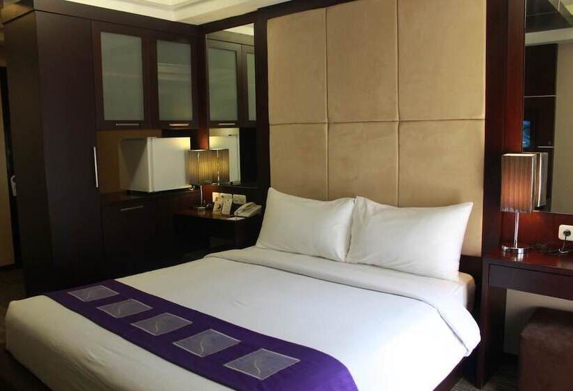 Номер Superior Кровать Кинг, Metro Hotel Jababeka