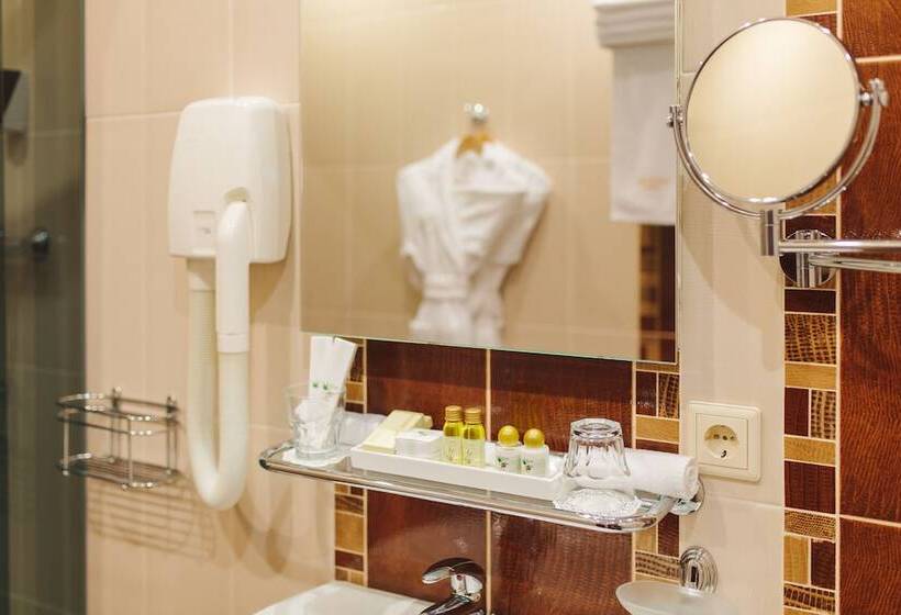 استودیوی استاندارد, Rasstal Spa