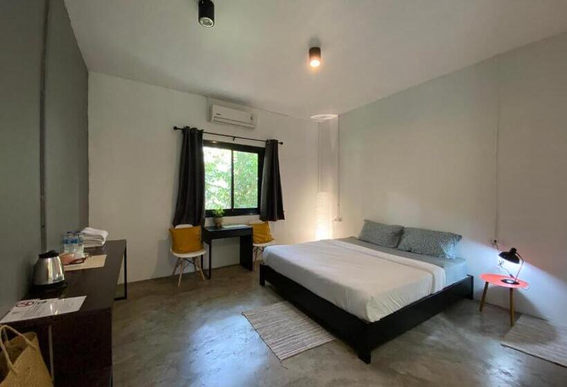 디럭스 룸, Nokhook House